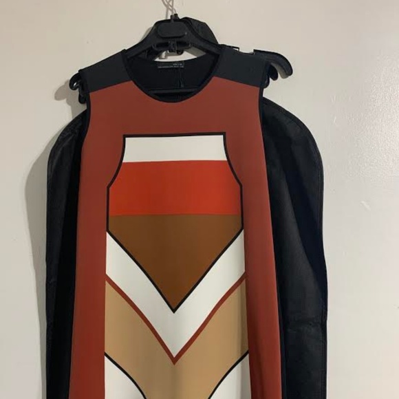 Dress - Picture 2 of 5